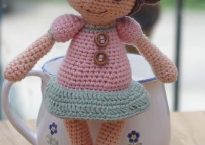 Amigurumi baba Lilleliistől - részletgazdag, horgolt figura